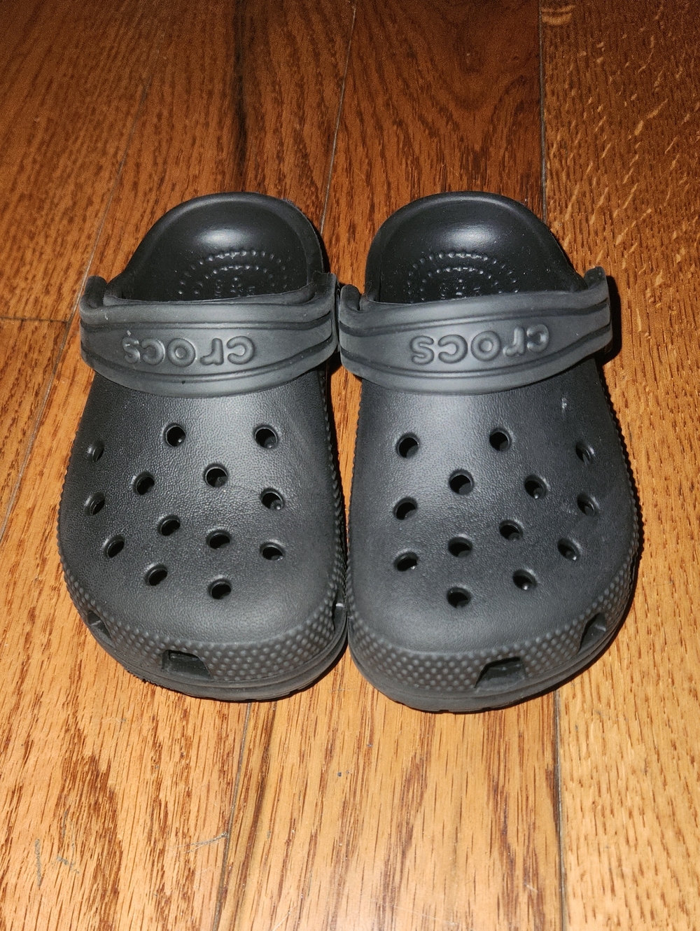 Kids Black Crocs Classic Clog - Comfortable Lightweight Slip-On